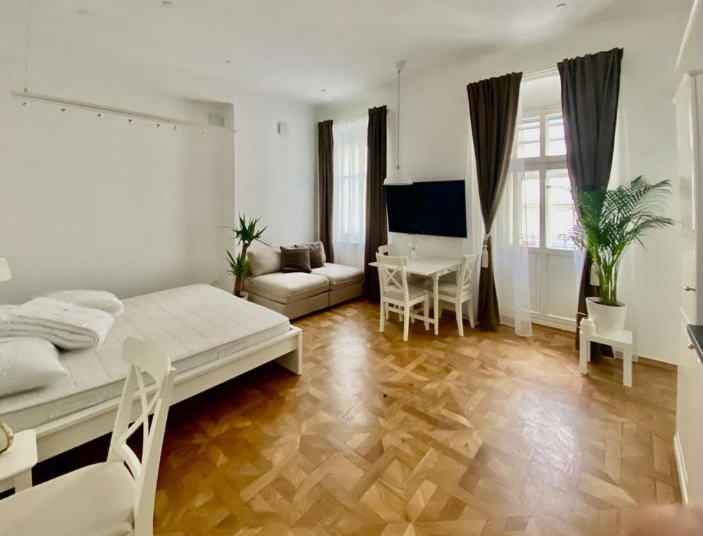 Ars Longa Apartments Любляна Екстериор снимка